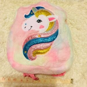 NWT Beautiful unicorn backpack in perfect condition.